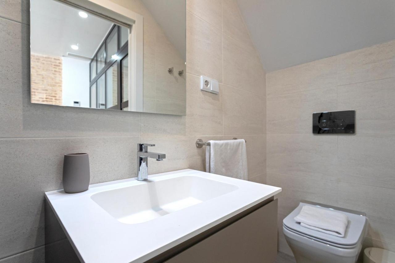 Genteel Home Castilla Terrace เซบีญา ภายนอก รูปภาพ
